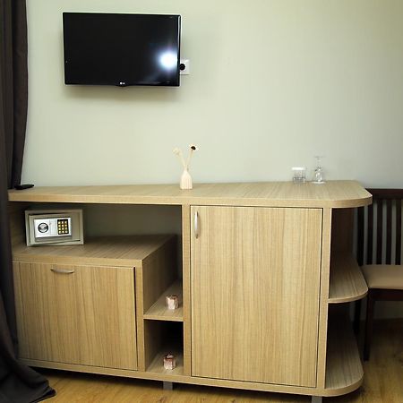 Iveria Hotel Khashuri Bagian luar foto