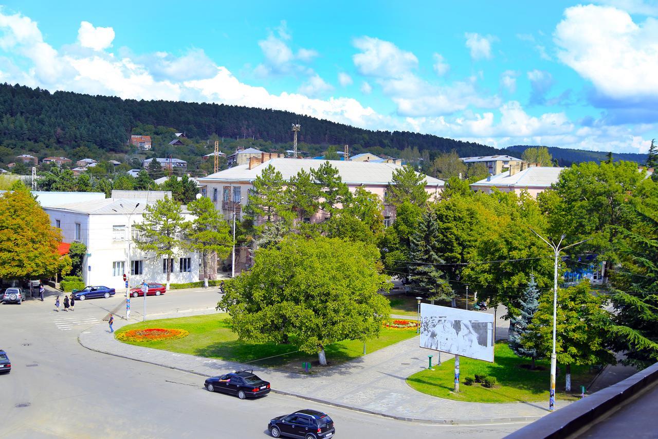 Iveria Hotel Khashuri Bagian luar foto